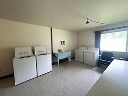 WorkStay Lodging - Spy Hill, SK - Near Esterhazy, Rocanville & Potash 