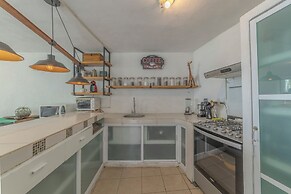 Lakeside Retreat Spacious Family Villa