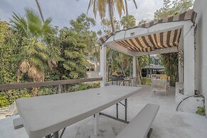 Lakeside Retreat Spacious Family Villa