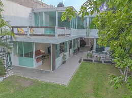 Lakeside Retreat Spacious Family Villa