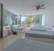 Lakeside Retreat Spacious Family Villa