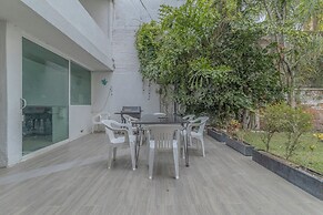 Lakeside Retreat Spacious Family Villa