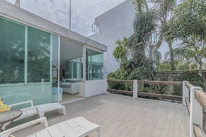 Lakeside Retreat Spacious Family Villa