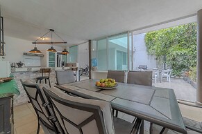 Lakeside Retreat Spacious Family Villa