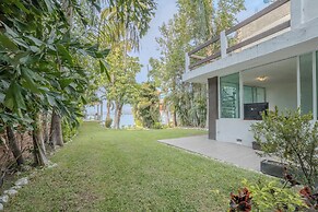 Lakeside Retreat Spacious Family Villa