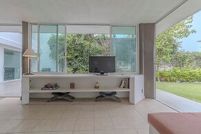 Lakeside Retreat Spacious Family Villa