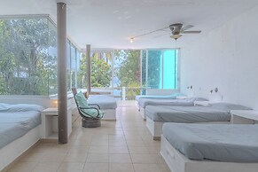 Lakeside Retreat Spacious Family Villa