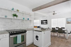 Spacious 1 Bedroom APT at the beach