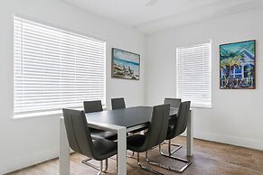 Spacious 1 Bedroom APT at the beach