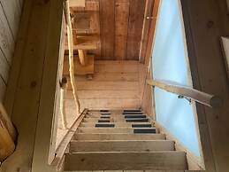 Rustic Beaverfoot Lodge Basic Cabin