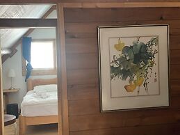 Rustic Beaverfoot Lodge Basic Cabin