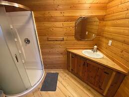 Rustic Beaverfoot Lodge Basic Cabin