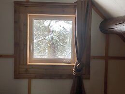 Rustic Beaverfoot Lodge Basic Cabin