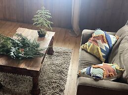 Rustic Beaverfoot Lodge Basic Cabin