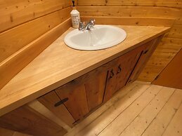 Rustic Beaverfoot Lodge Basic Cabin