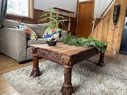 Rustic Beaverfoot Lodge Basic Cabin