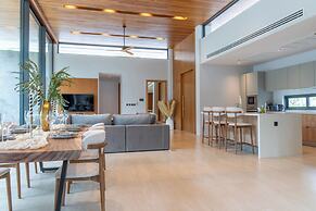 Botanica Foresta 4BR Villa by NLA