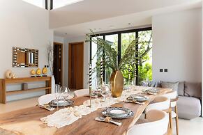 Botanica Foresta 4BR Villa by NLA