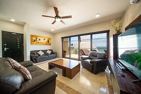 Beachfront Ocean View Penthouse Surf 408