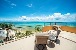 Beachfront Ocean View Penthouse Surf 408