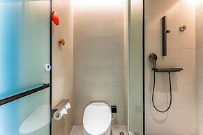 Holiday Inn Express Shanghai Jing'an Temple by IHG