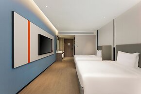 Holiday Inn Express Shanghai Jing'an Temple by IHG