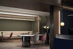 Holiday Inn Express Shanghai Jing'an Temple by IHG