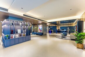 Holiday Inn Express Shanghai Jing'an Temple by IHG