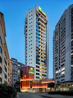 Holiday Inn Express Shanghai Jing'an Temple by IHG
