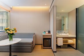 Holiday Inn Express Shanghai Jing'an Temple by IHG