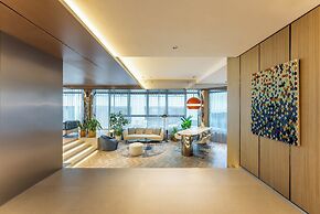 Holiday Inn Express Shanghai Jing'an Temple by IHG