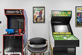 Luxury Clarendon 4-BR Homestay - McVeigh