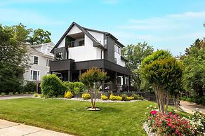 Luxury Clarendon 4-BR Homestay - McVeigh