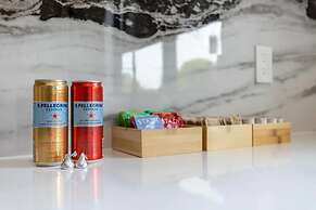 Luxury Clarendon 4-BR Homestay - McVeigh