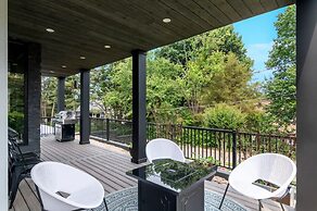 Luxury Clarendon 4-BR Homestay - McVeigh