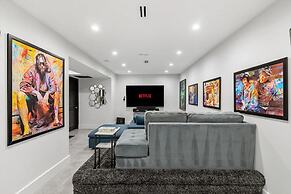 Luxury Clarendon 4-BR Homestay - McVeigh