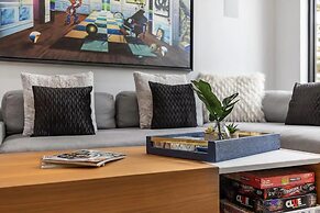 Luxury Clarendon 4-BR Homestay - McVeigh