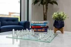 Luxury Clarendon 4-BR Homestay - McVeigh