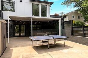 Luxury Clarendon 4-BR Homestay - McVeigh