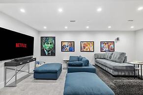 Luxury Clarendon 4-BR Homestay - McVeigh