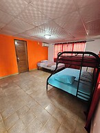Cuartos independientes con baño privado