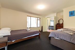 Relax and Unwind at Heavenly Hideaway