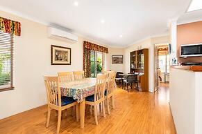 Hidden Gem Getaway in Dunsboroughs Heart