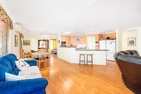 Hidden Gem Getaway in Dunsboroughs Heart