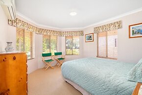 Hidden Gem Getaway in Dunsboroughs Heart