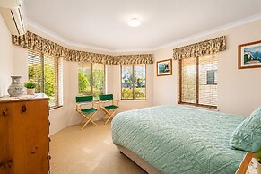 Hidden Gem Getaway in Dunsboroughs Heart