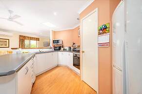 Hidden Gem Getaway in Dunsboroughs Heart