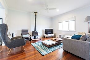 Relax and Unwind at Otters Retreat