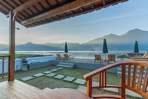 D Sila’s Tepi Danu Villas Kintamani & Natural hot spring