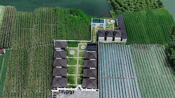 D Sila’s Tepi Danu Villas Kintamani & Natural hot spring